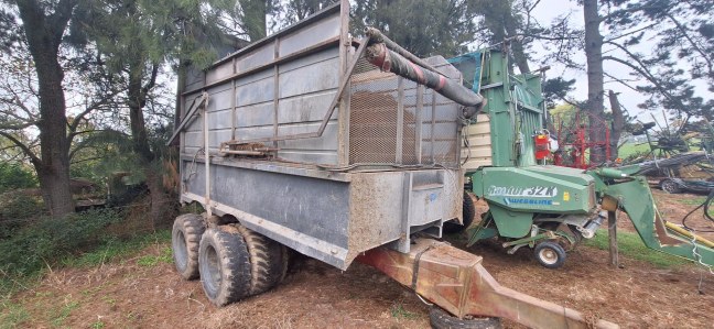SILAGE BIN TRAILER