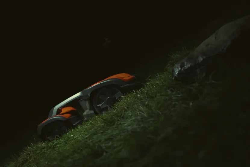 Husqvarna AUTOMOWER® 535 AWD Products AG Plus