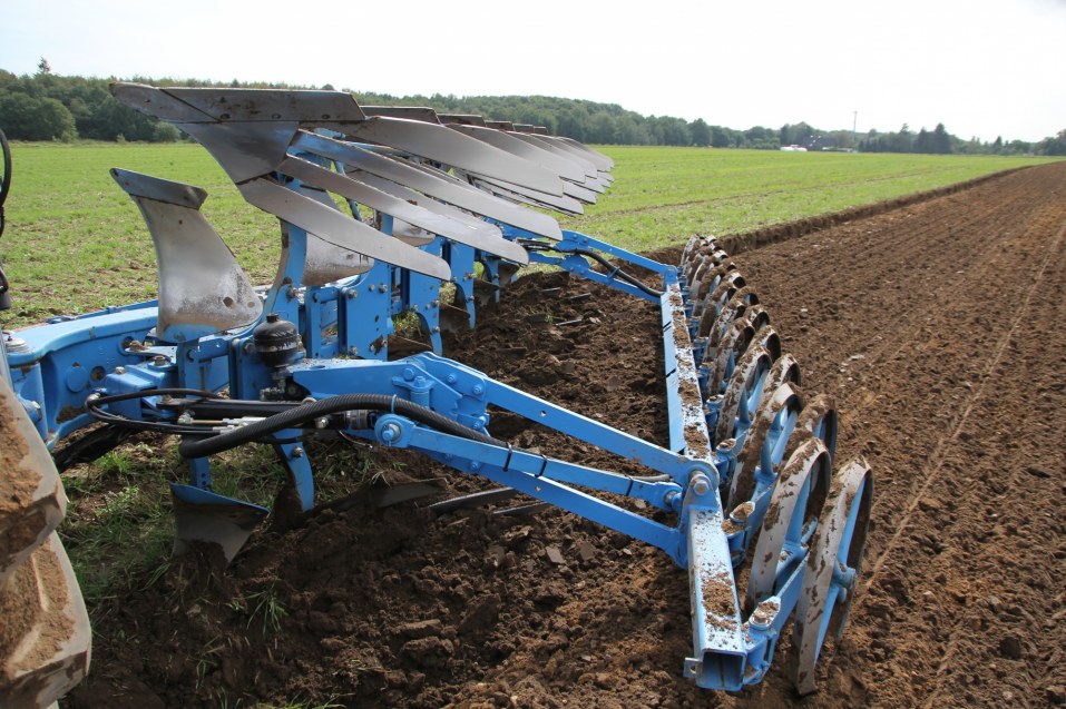 JUWEL MOUNTED REVERSABLE PLOUGH