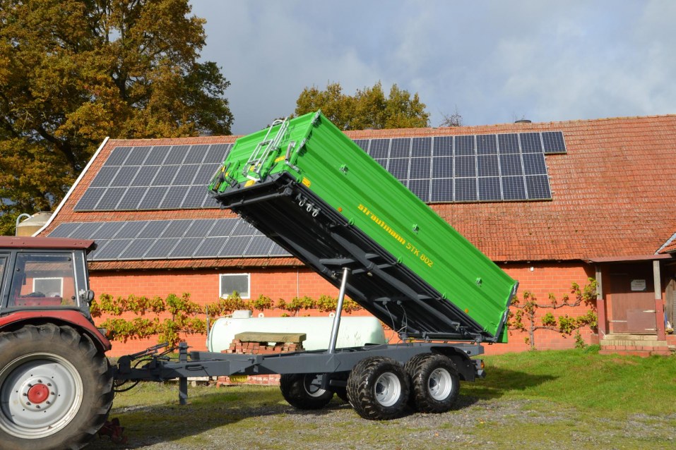 Strautmann Three-way tipping trailer STK